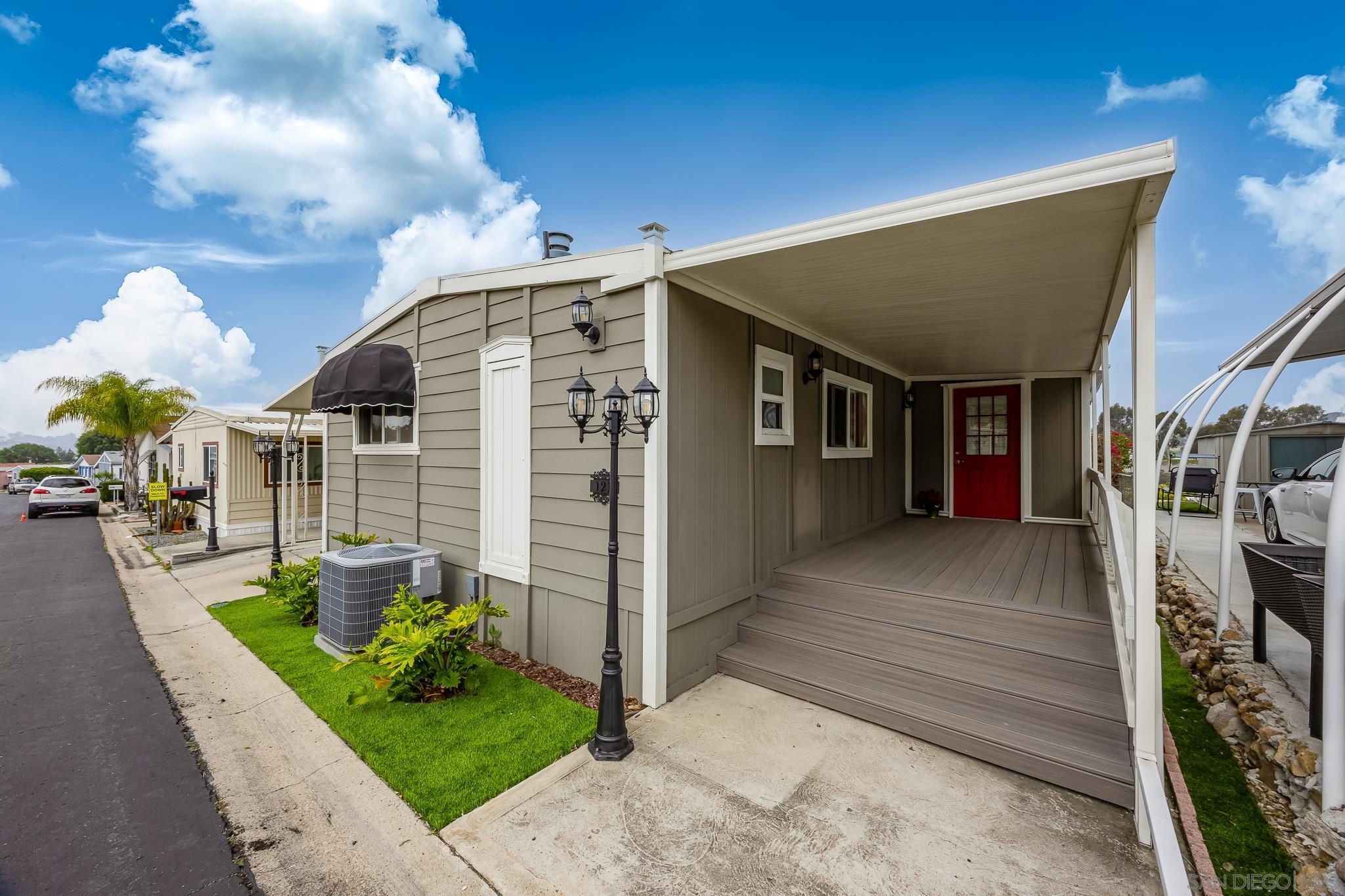 Detail Gallery Image 5 of 44 For 1815  Sweetwater Rd  #SPC 121,  Spring Valley,  CA 91977 - 2 Beds | 2 Baths