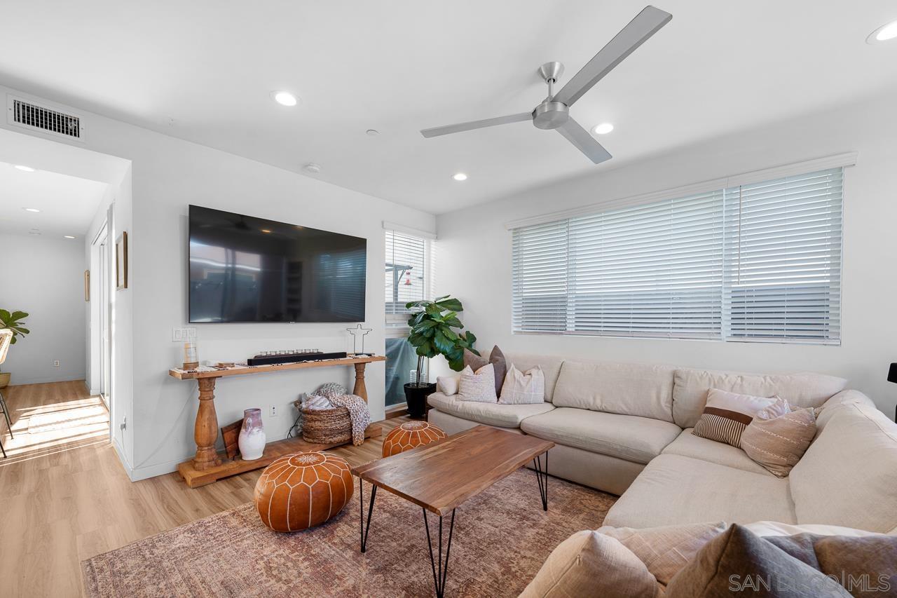 Detail Gallery Image 10 of 47 For 1166  Holly  3, Imperial Beach,  CA 91932 - 4 Beds | 2/1 Baths