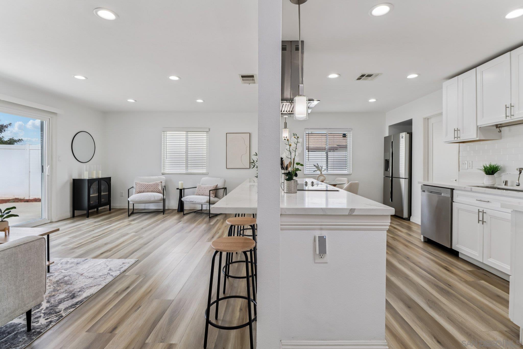 Detail Gallery Image 13 of 37 For 4106  Dellwood St, San Diego,  CA 92111 - 3 Beds | 2 Baths