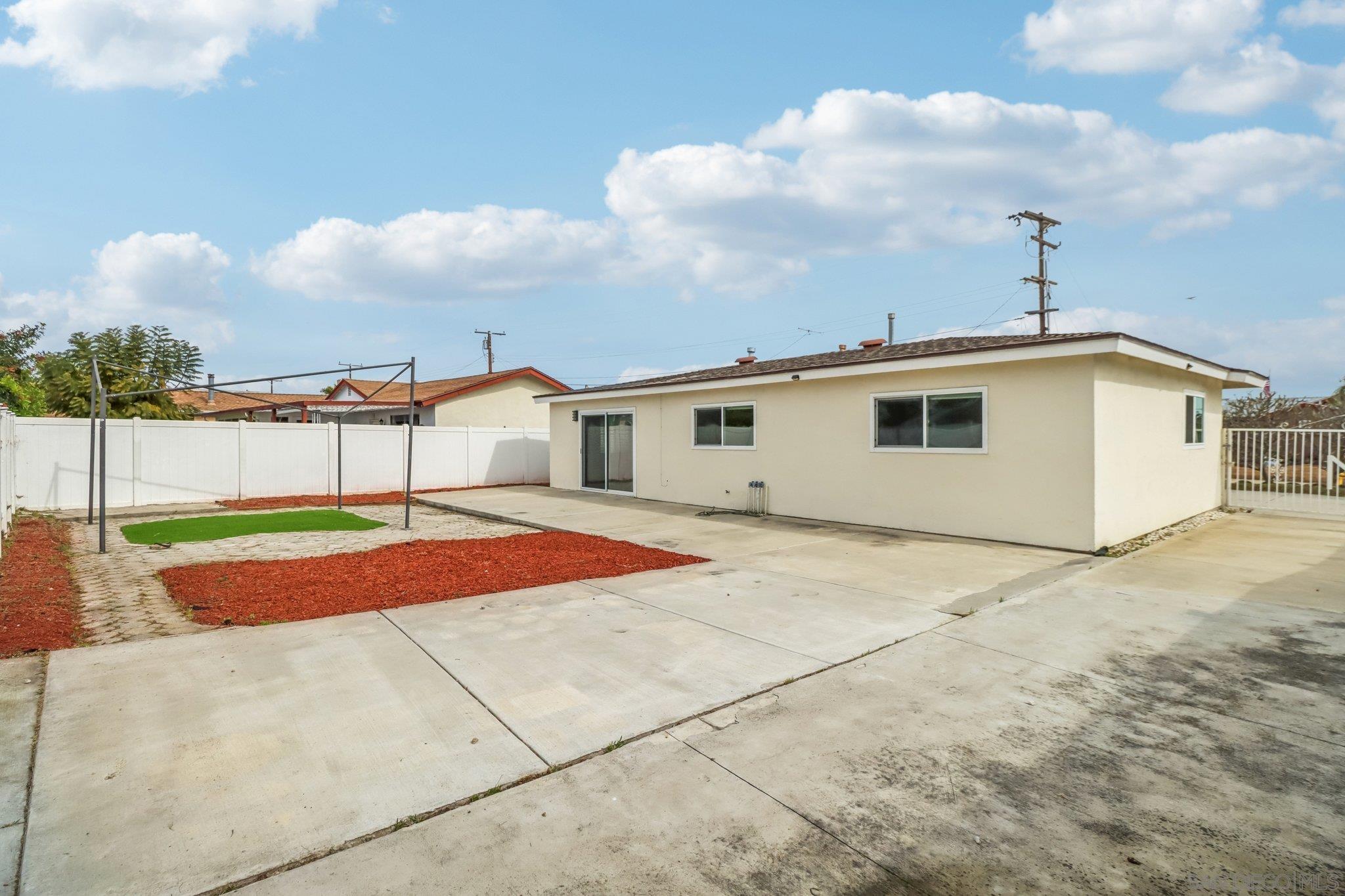 Detail Gallery Image 33 of 37 For 4106  Dellwood St, San Diego,  CA 92111 - 3 Beds | 2 Baths