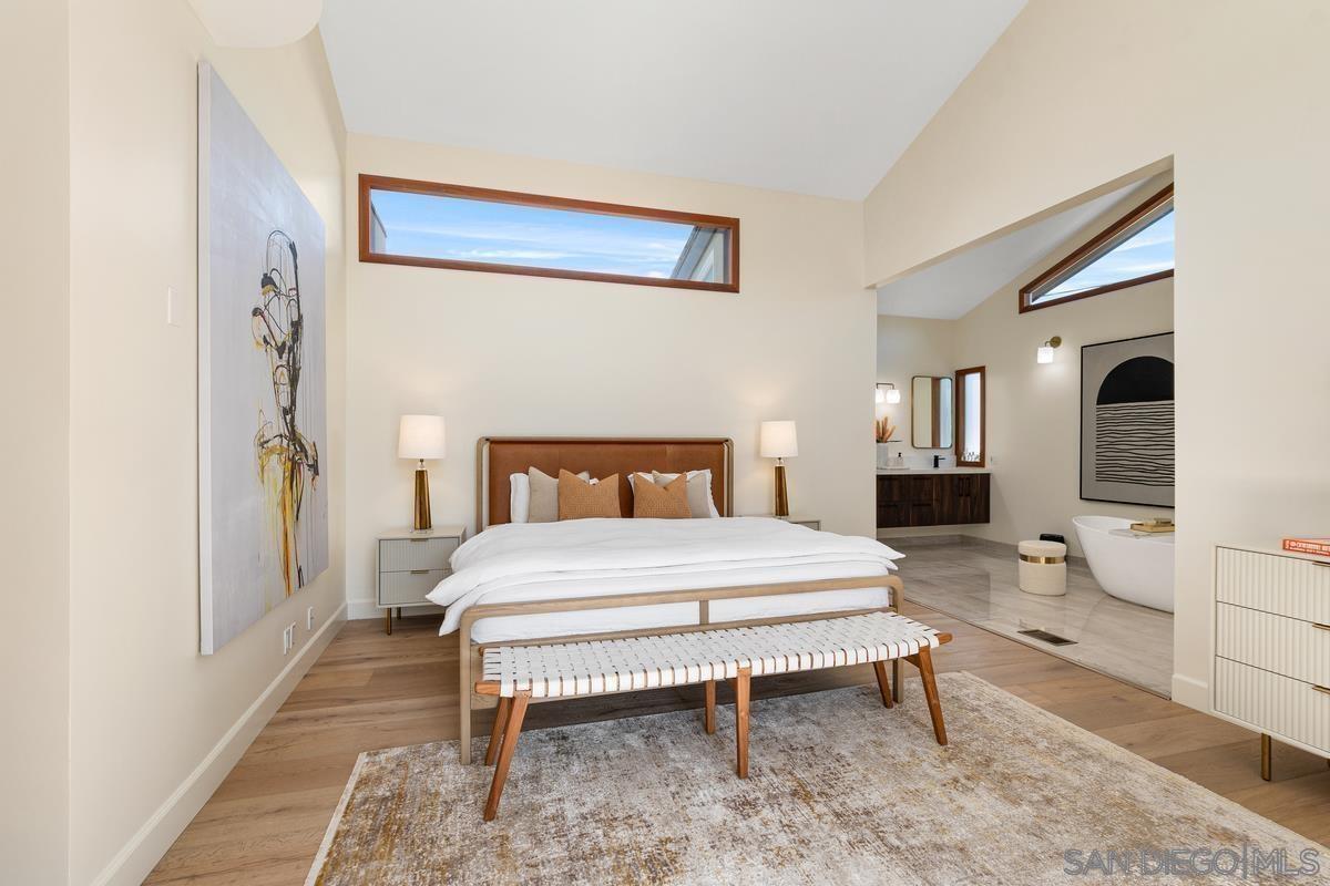 Detail Gallery Image 3 of 4 For 7911  El Paseo Grande, La Jolla,  CA 92037 - 5 Beds | 5/1 Baths