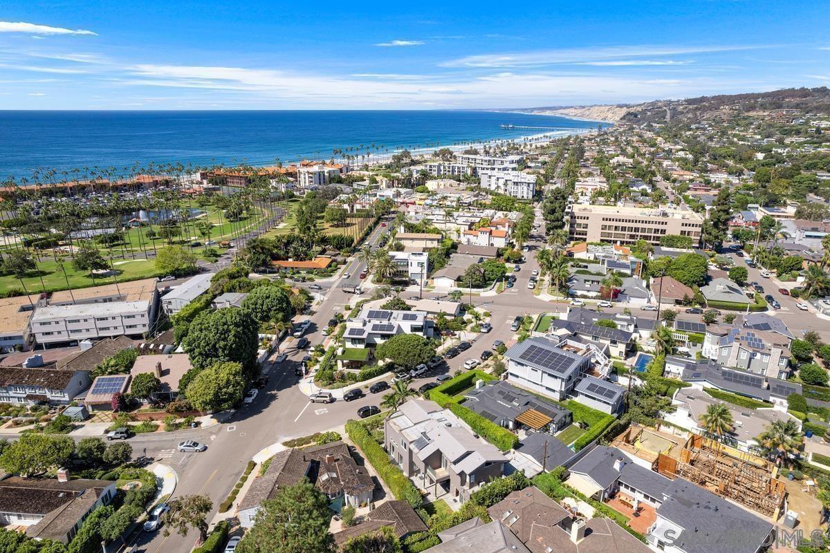 Detail Gallery Image 4 of 4 For 7911  El Paseo Grande, La Jolla,  CA 92037 - 5 Beds | 5/1 Baths