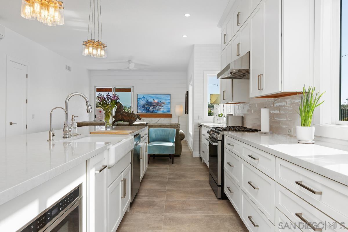 Detail Gallery Image 11 of 66 For 1734  Countryside Dr, Vista,  CA 92081 - 3 Beds | 2 Baths