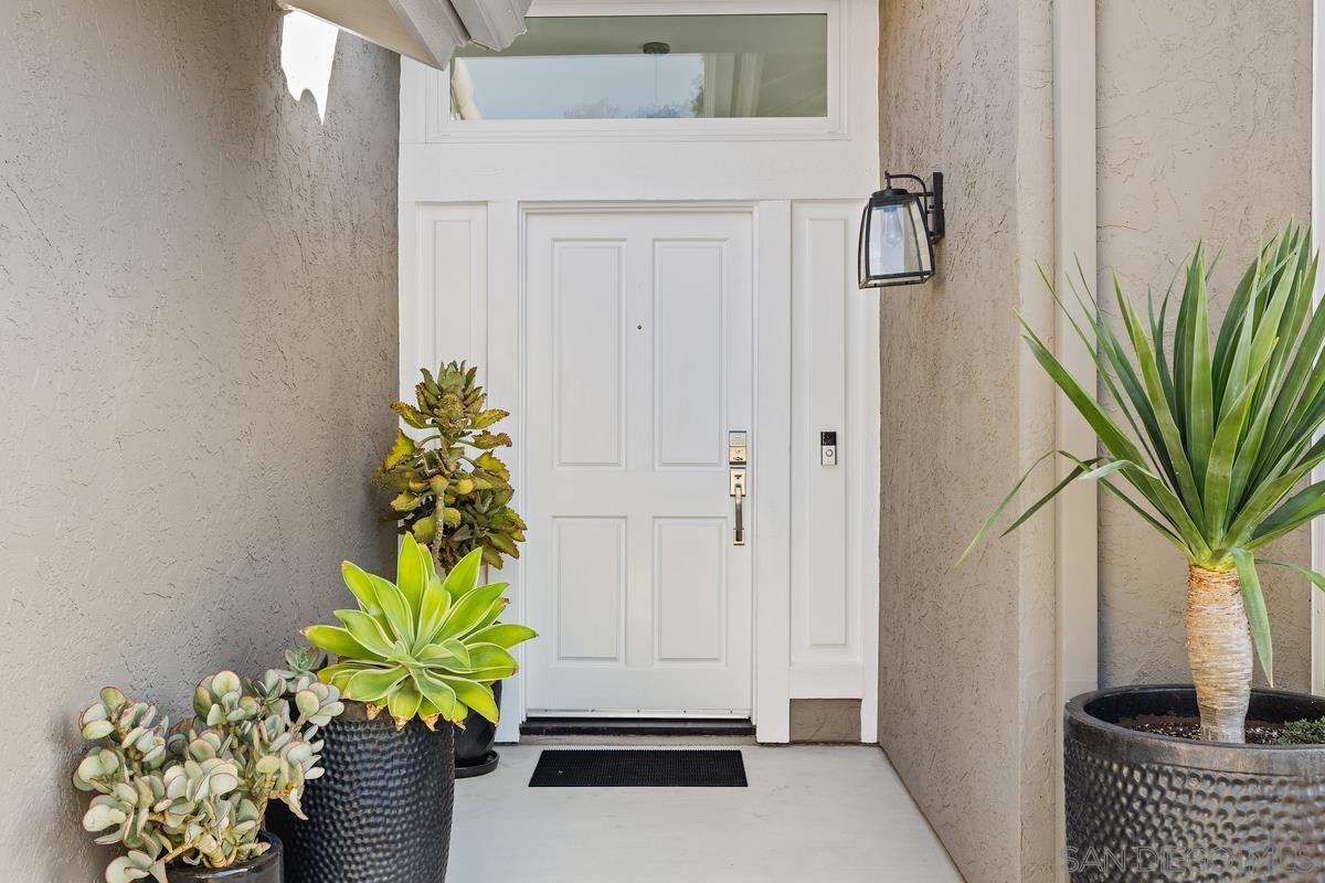 Detail Gallery Image 5 of 66 For 1734  Countryside Dr, Vista,  CA 92081 - 3 Beds | 2 Baths