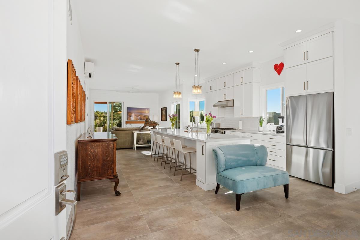 Detail Gallery Image 6 of 66 For 1734  Countryside Dr, Vista,  CA 92081 - 3 Beds | 2 Baths