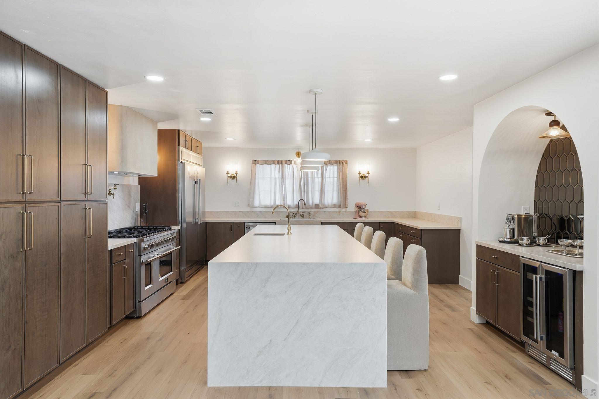 Front Image Thumbnail for SD260003749