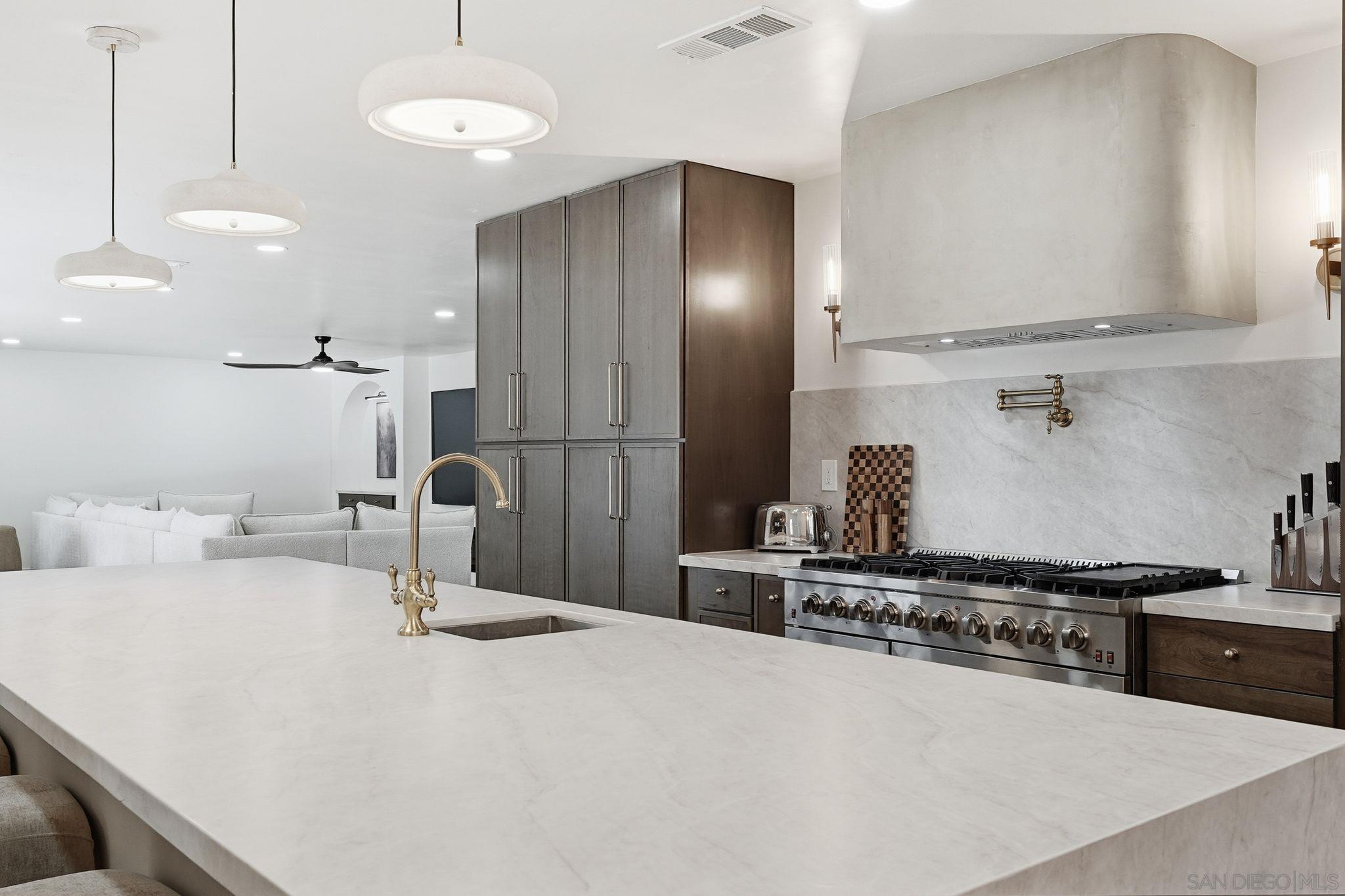 Detail Gallery Image 15 of 73 For 82  Second Ave, Chula Vista,  CA 91910 - 5 Beds | 4 Baths