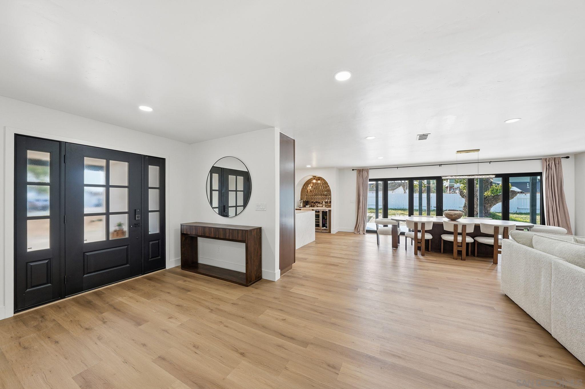 Detail Gallery Image 4 of 73 For 82  Second Ave, Chula Vista,  CA 91910 - 5 Beds | 4 Baths