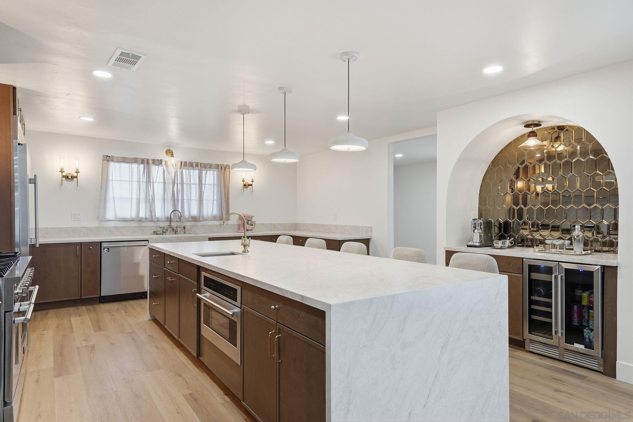 Detail Gallery Image 6 of 73 For 82  Second Ave, Chula Vista,  CA 91910 - 5 Beds | 4 Baths