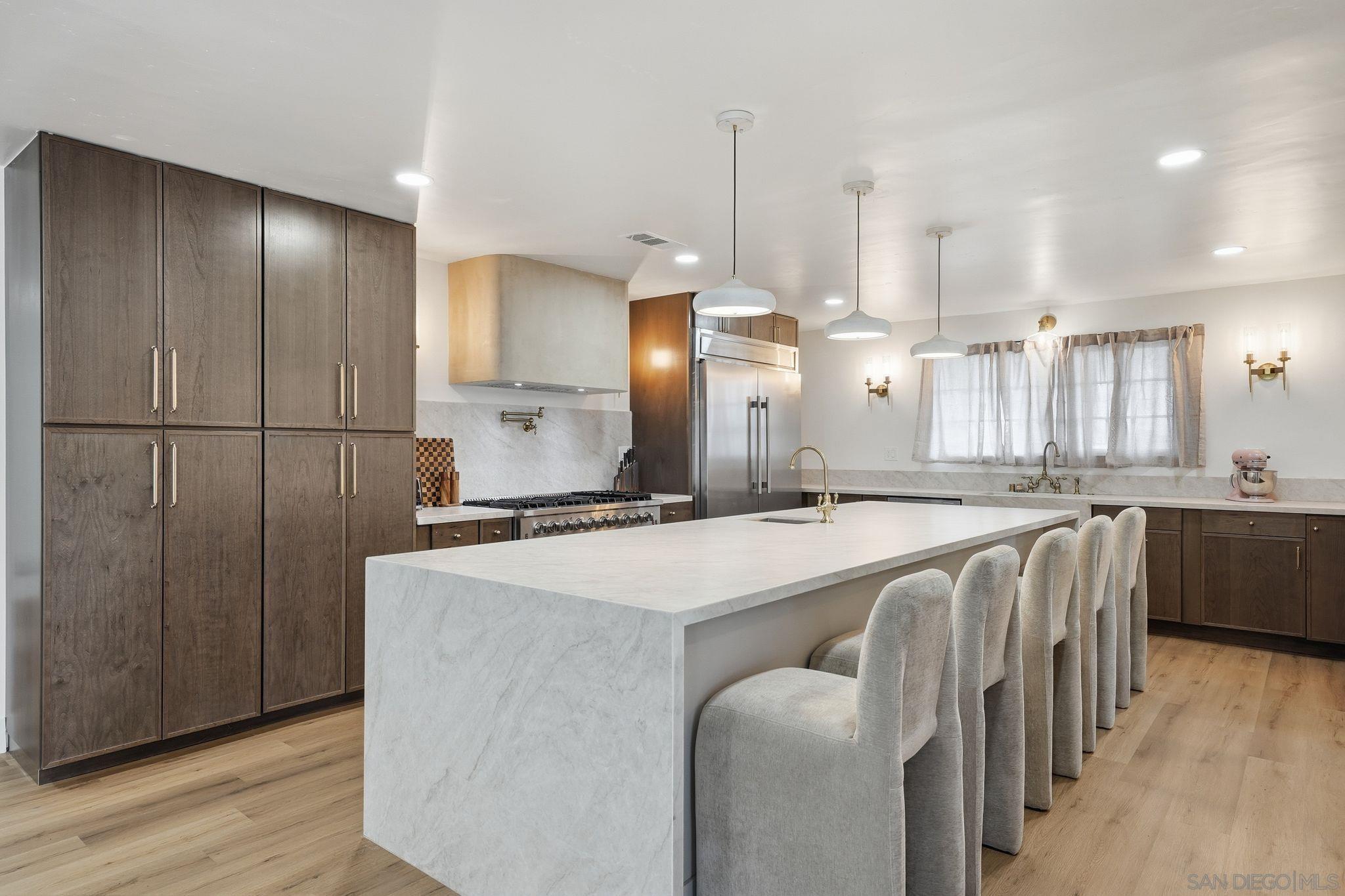 Detail Gallery Image 9 of 73 For 82  Second Ave, Chula Vista,  CA 91910 - 5 Beds | 4 Baths