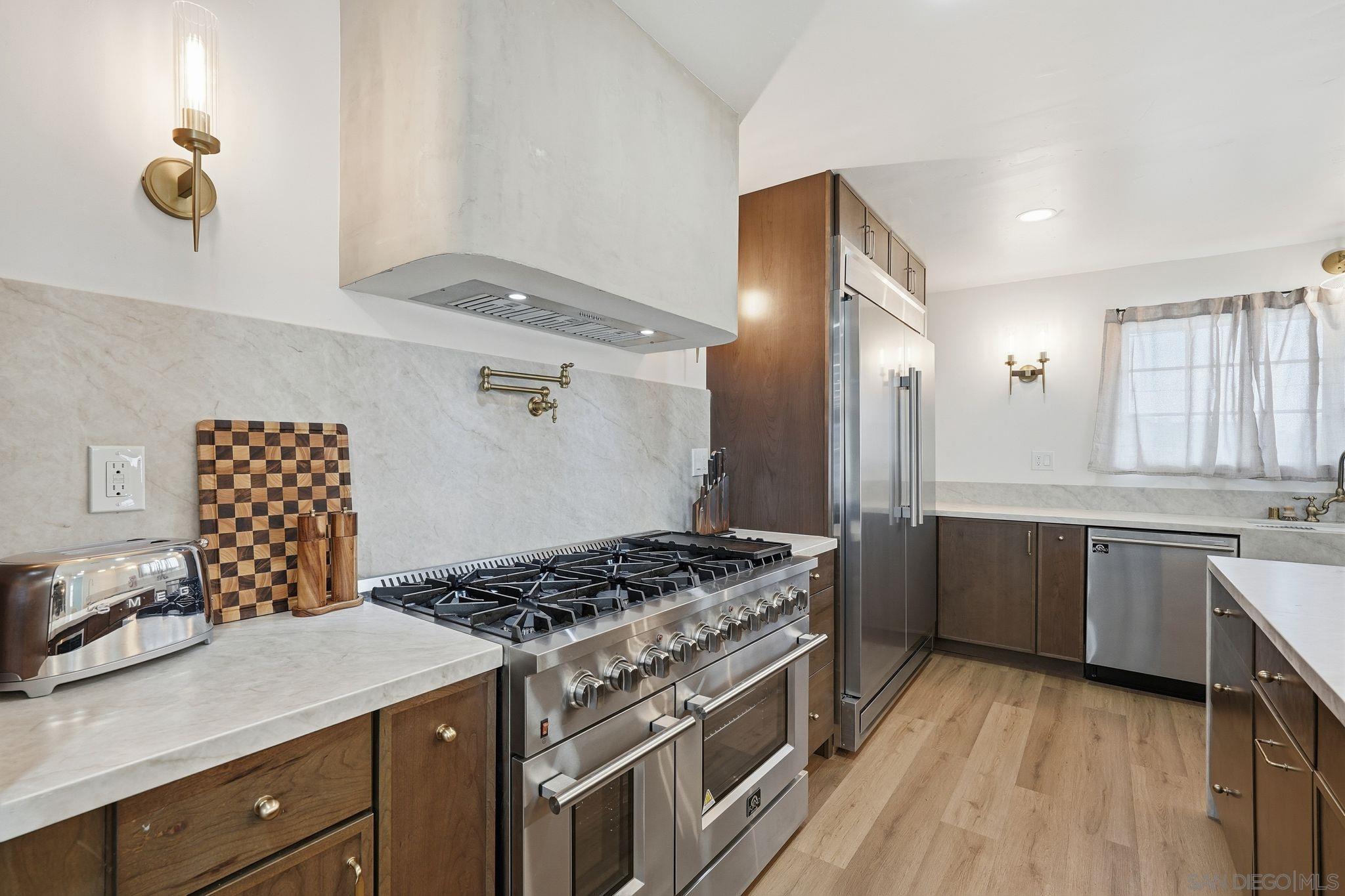 Detail Gallery Image 10 of 73 For 82  Second Ave, Chula Vista,  CA 91910 - 5 Beds | 4 Baths