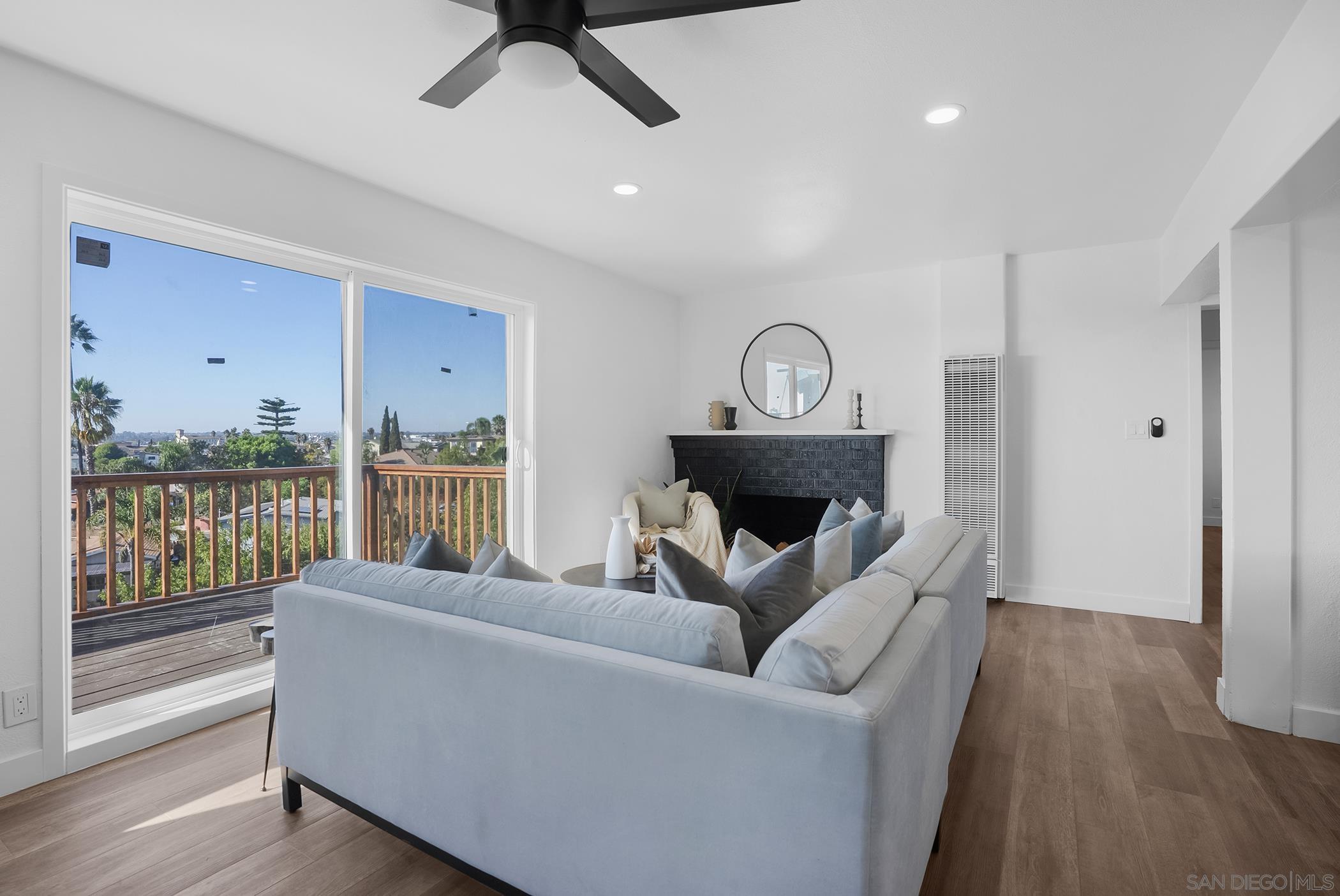 Detail Gallery Image 13 of 30 For San Onofre Ter, San Diego,  CA 92114 - 3 Beds | 2 Baths