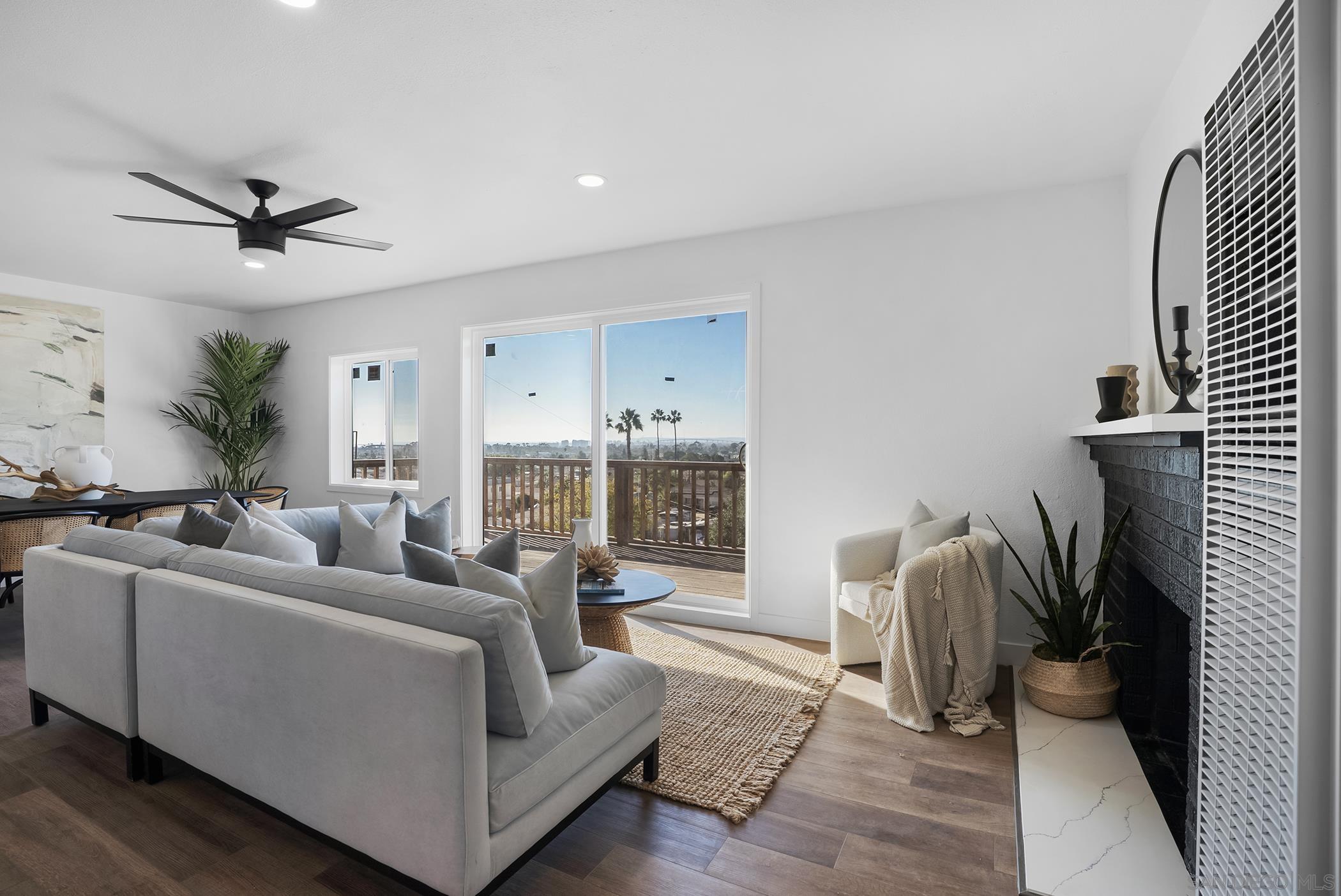 Detail Gallery Image 10 of 30 For San Onofre Ter, San Diego,  CA 92114 - 3 Beds | 2 Baths