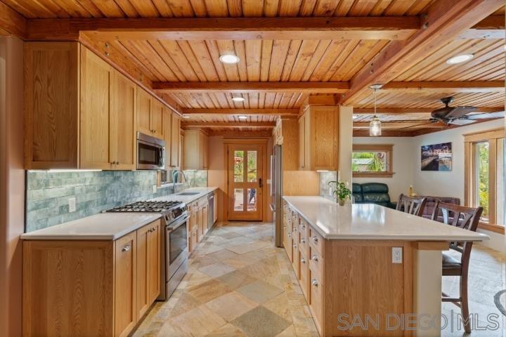 Detail Gallery Image 11 of 37 For 3097  Green Heather Lane, Fallbrook,  CA 92028 - 2 Beds | 2/1 Baths