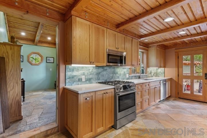 Detail Gallery Image 13 of 37 For 3097  Green Heather Lane, Fallbrook,  CA 92028 - 2 Beds | 2/1 Baths