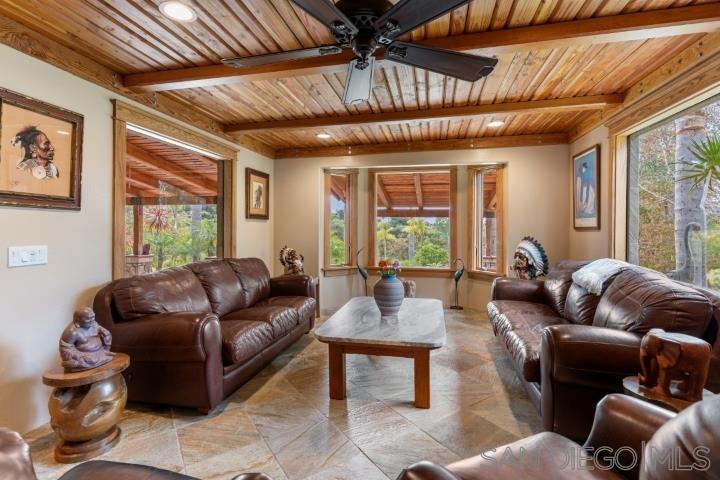 Detail Gallery Image 4 of 37 For 3097  Green Heather Lane, Fallbrook,  CA 92028 - 2 Beds | 2/1 Baths