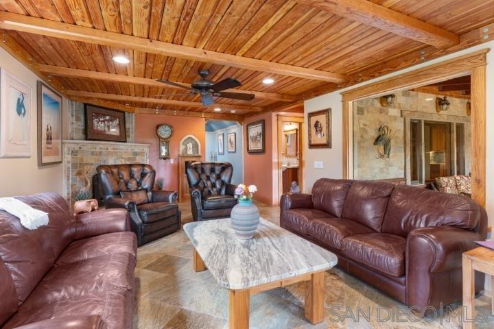 Detail Gallery Image 5 of 37 For 3097  Green Heather Lane, Fallbrook,  CA 92028 - 2 Beds | 2/1 Baths