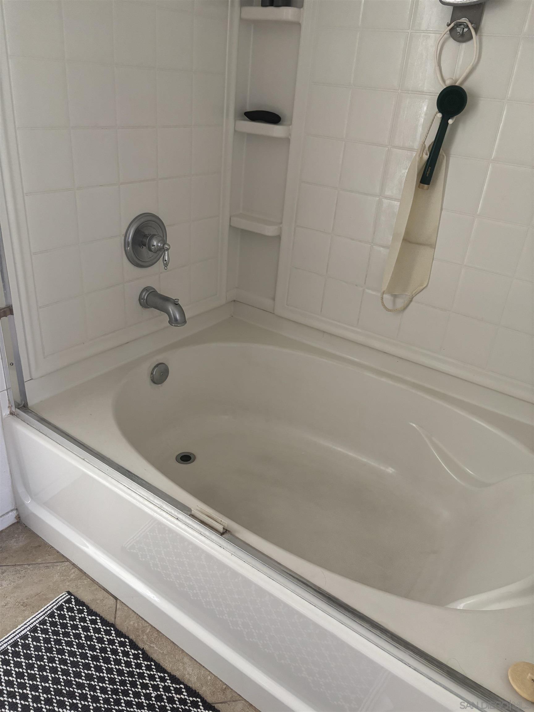 Detail Gallery Image 15 of 19 For 16934  Laurel Hill Ln  #154,  San Diego,  CA 92127 - 2 Beds | 2/1 Baths