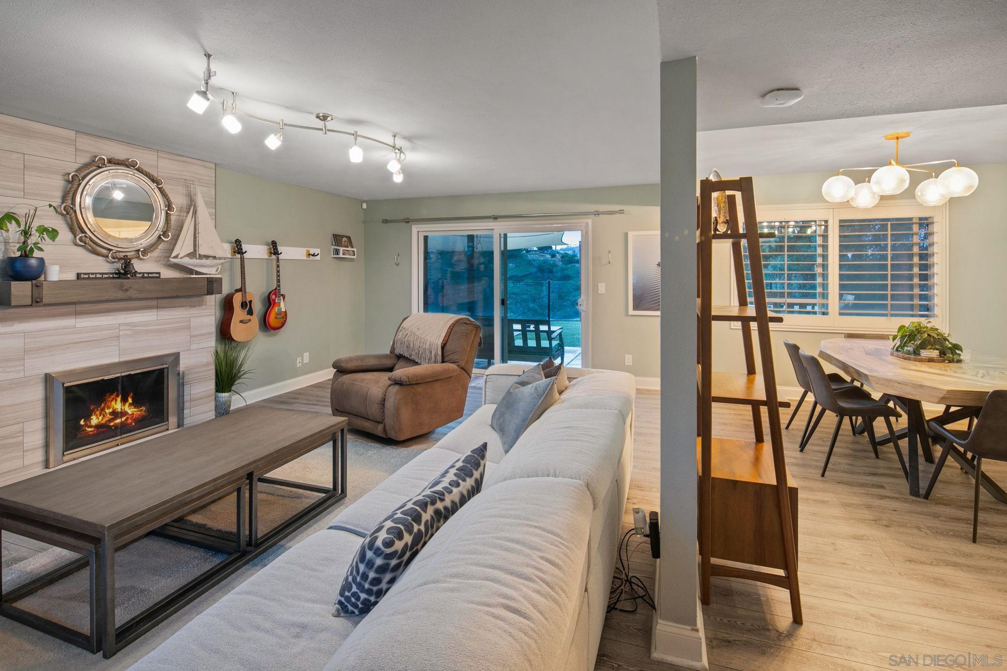 Detail Gallery Image 11 of 69 For 5134  Park Rim Dr., San Diego,  CA 92117 - 4 Beds | 2/1 Baths