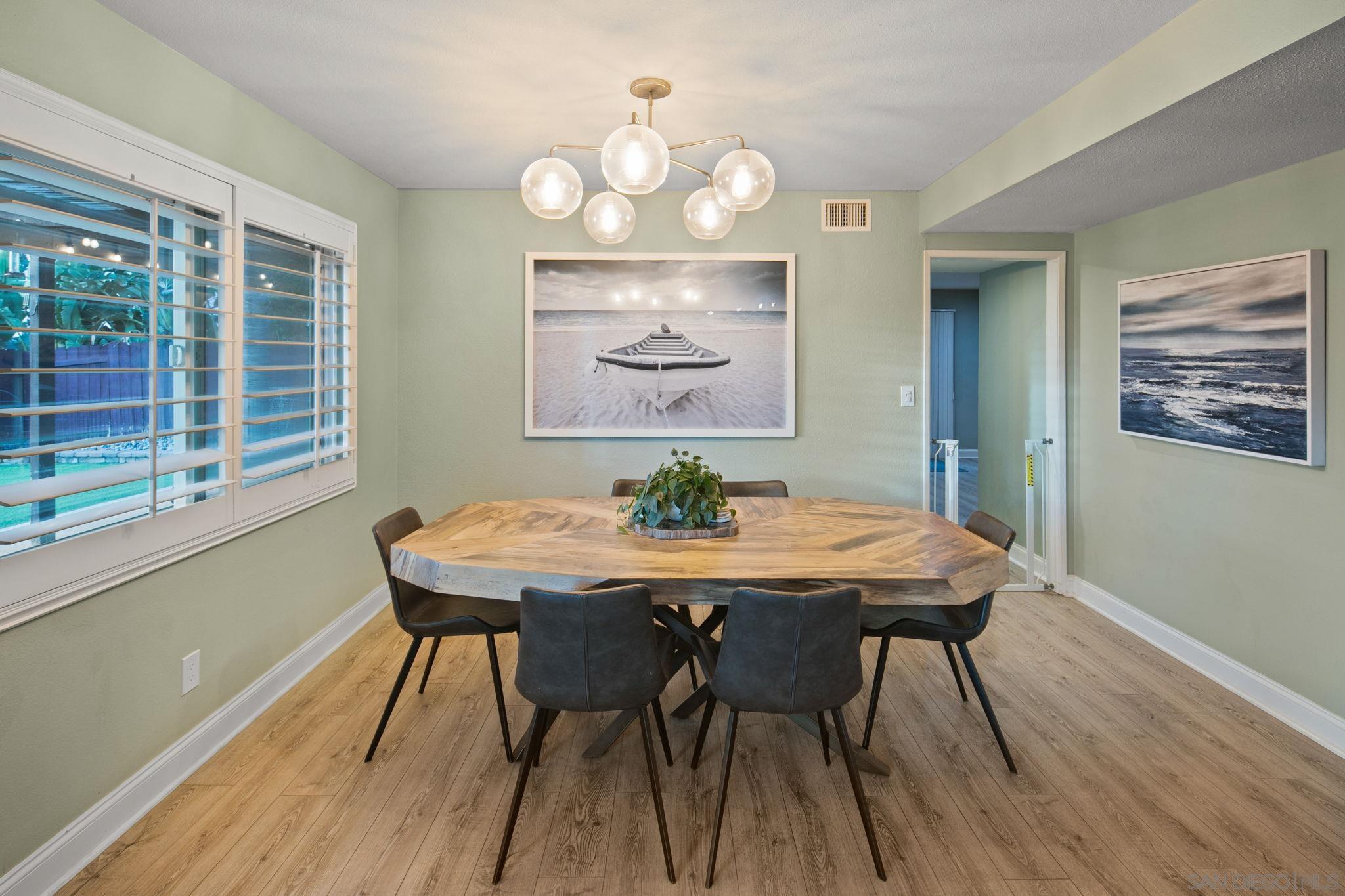 Detail Gallery Image 16 of 69 For 5134  Park Rim Dr., San Diego,  CA 92117 - 4 Beds | 2/1 Baths