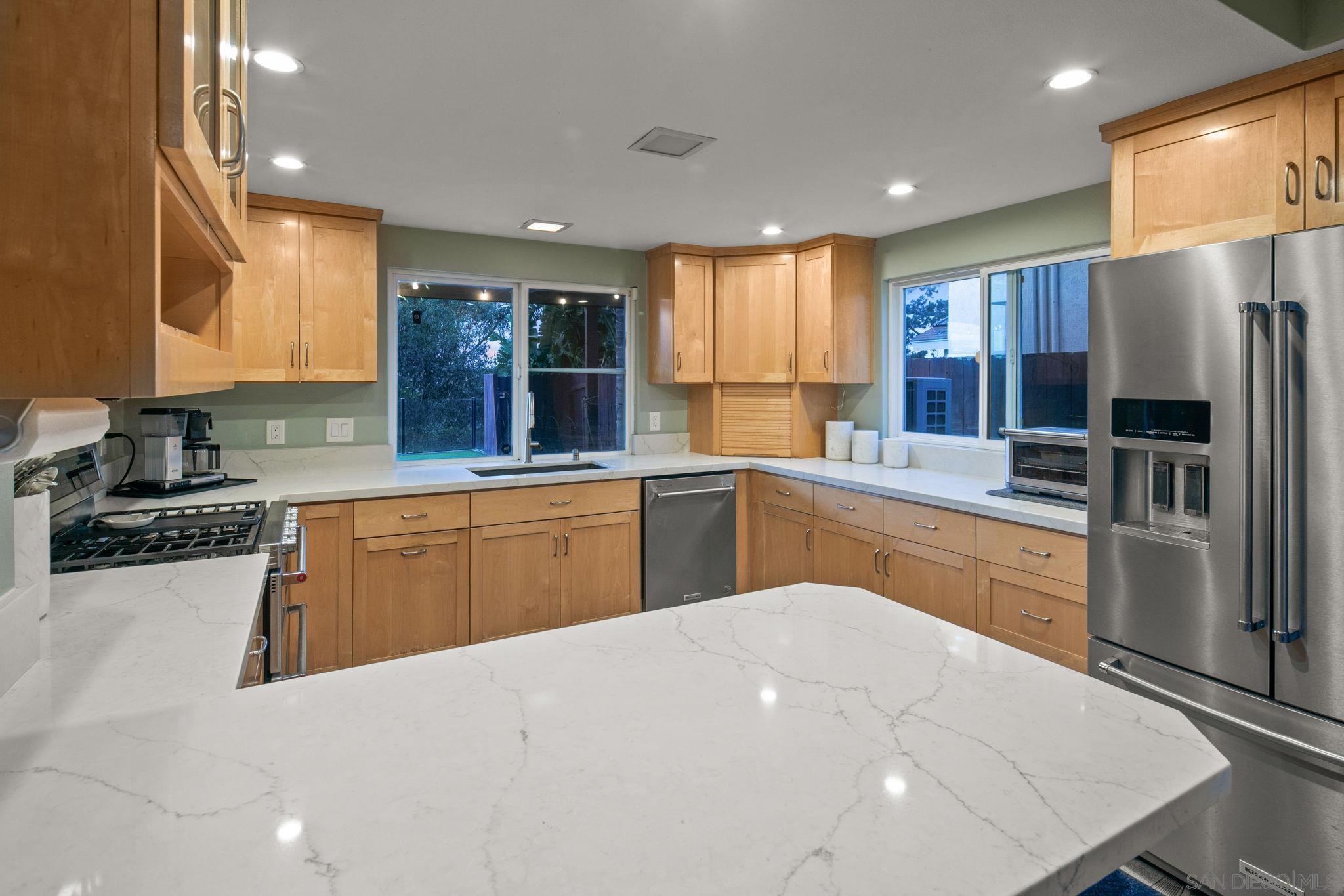 Detail Gallery Image 19 of 69 For 5134  Park Rim Dr., San Diego,  CA 92117 - 4 Beds | 2/1 Baths