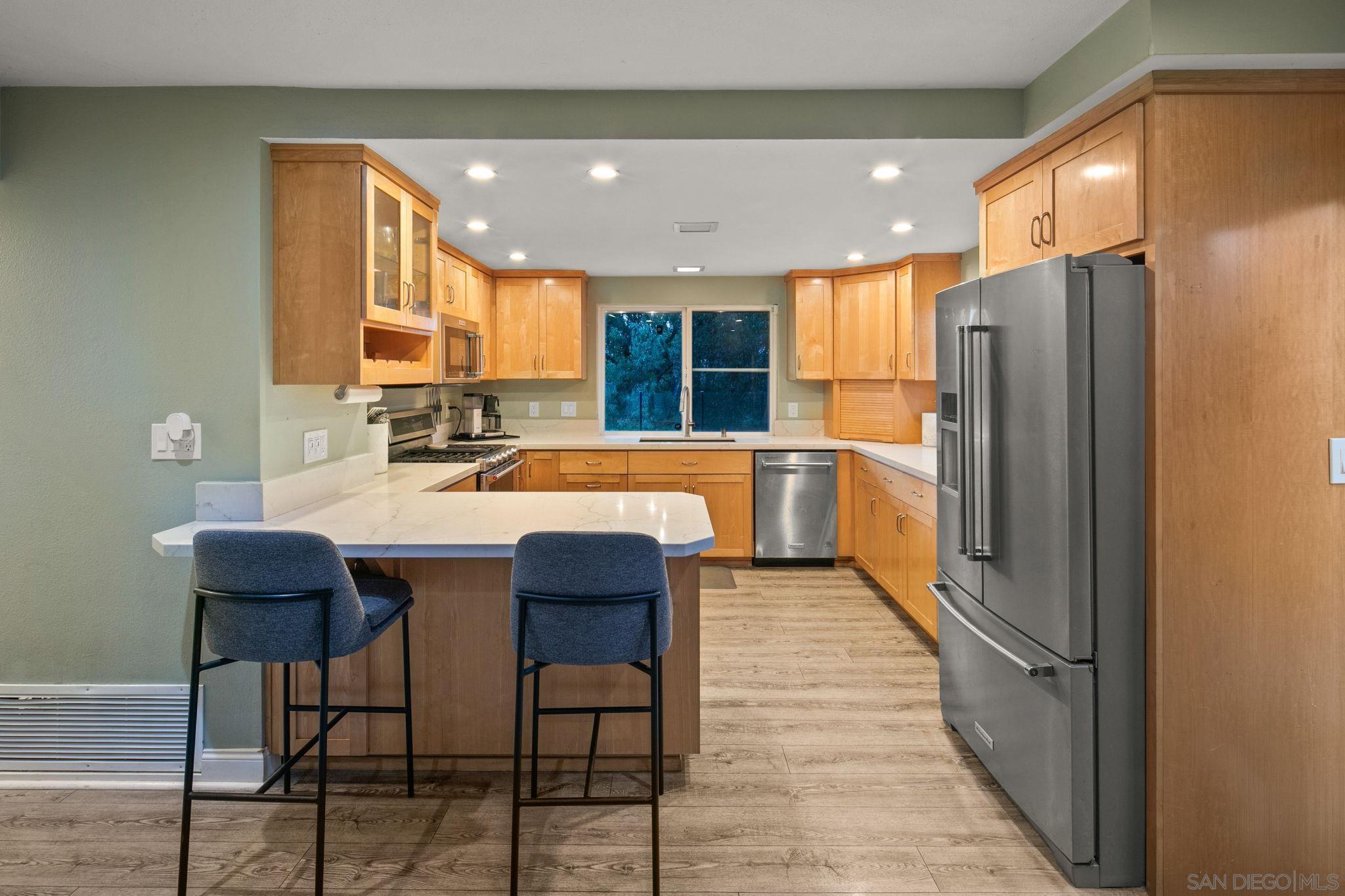 Detail Gallery Image 24 of 69 For 5134  Park Rim Dr., San Diego,  CA 92117 - 4 Beds | 2/1 Baths