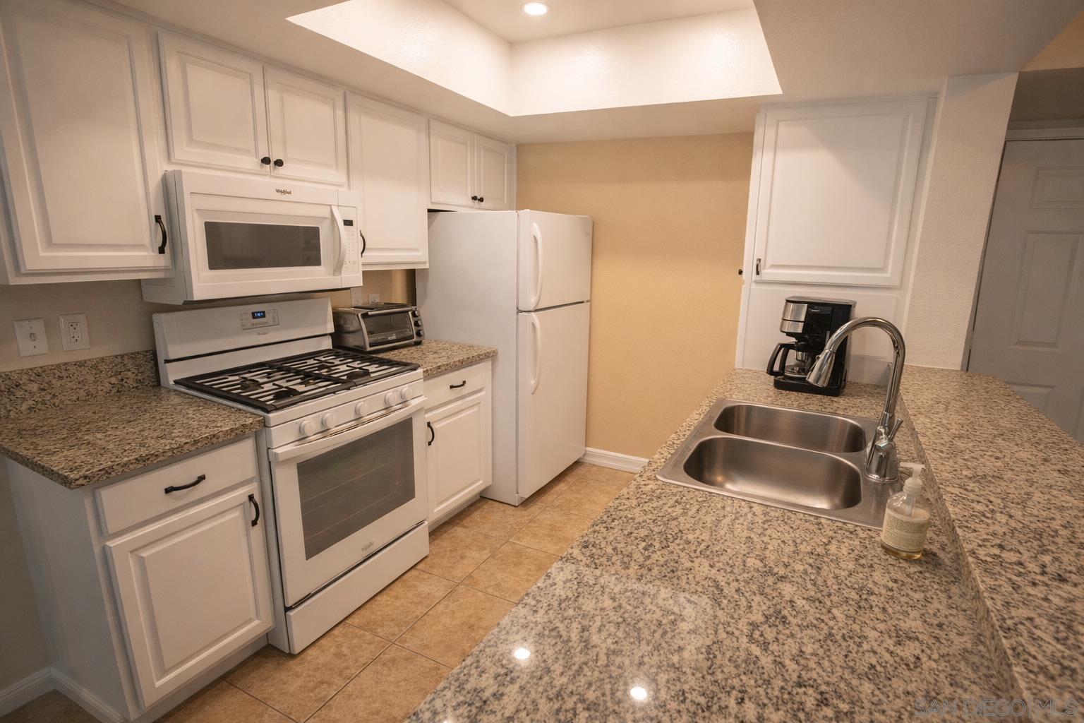 Front Image Thumbnail for SD260003757