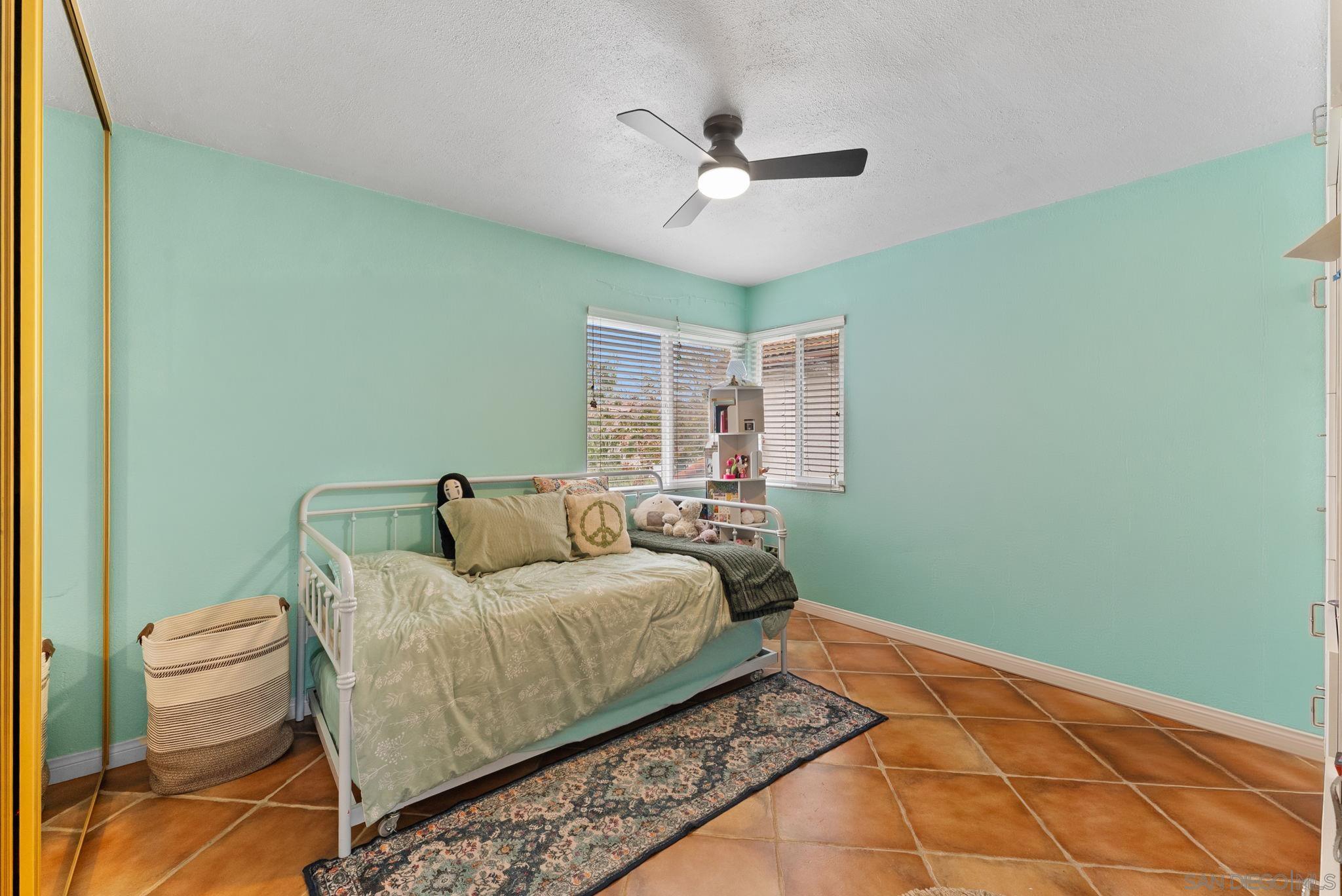 Detail Gallery Image 16 of 48 For 871  Blackwood Rd, Chula Vista,  CA 91910 - 5 Beds | 2/1 Baths