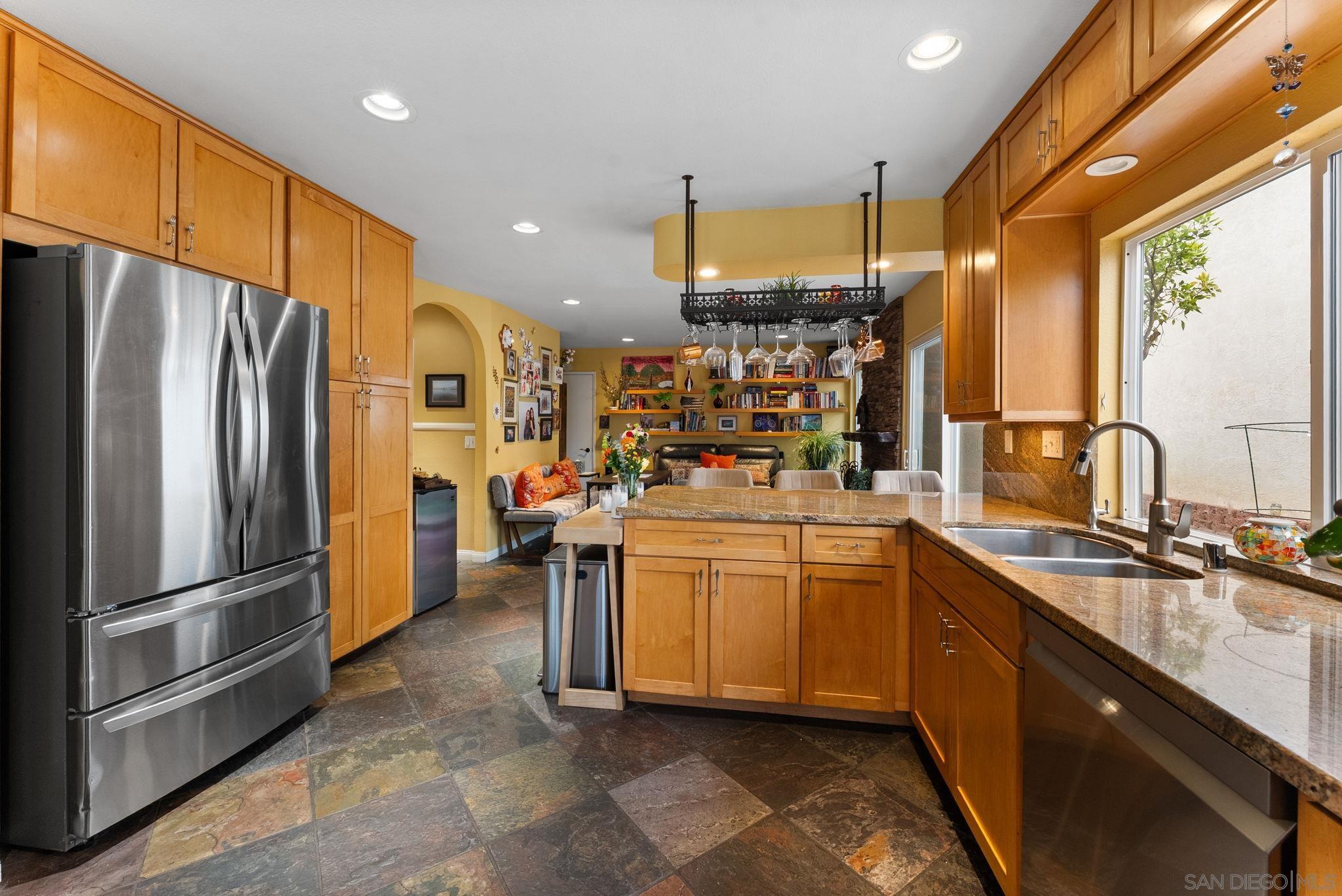 Detail Gallery Image 19 of 48 For 871  Blackwood Rd, Chula Vista,  CA 91910 - 5 Beds | 2/1 Baths