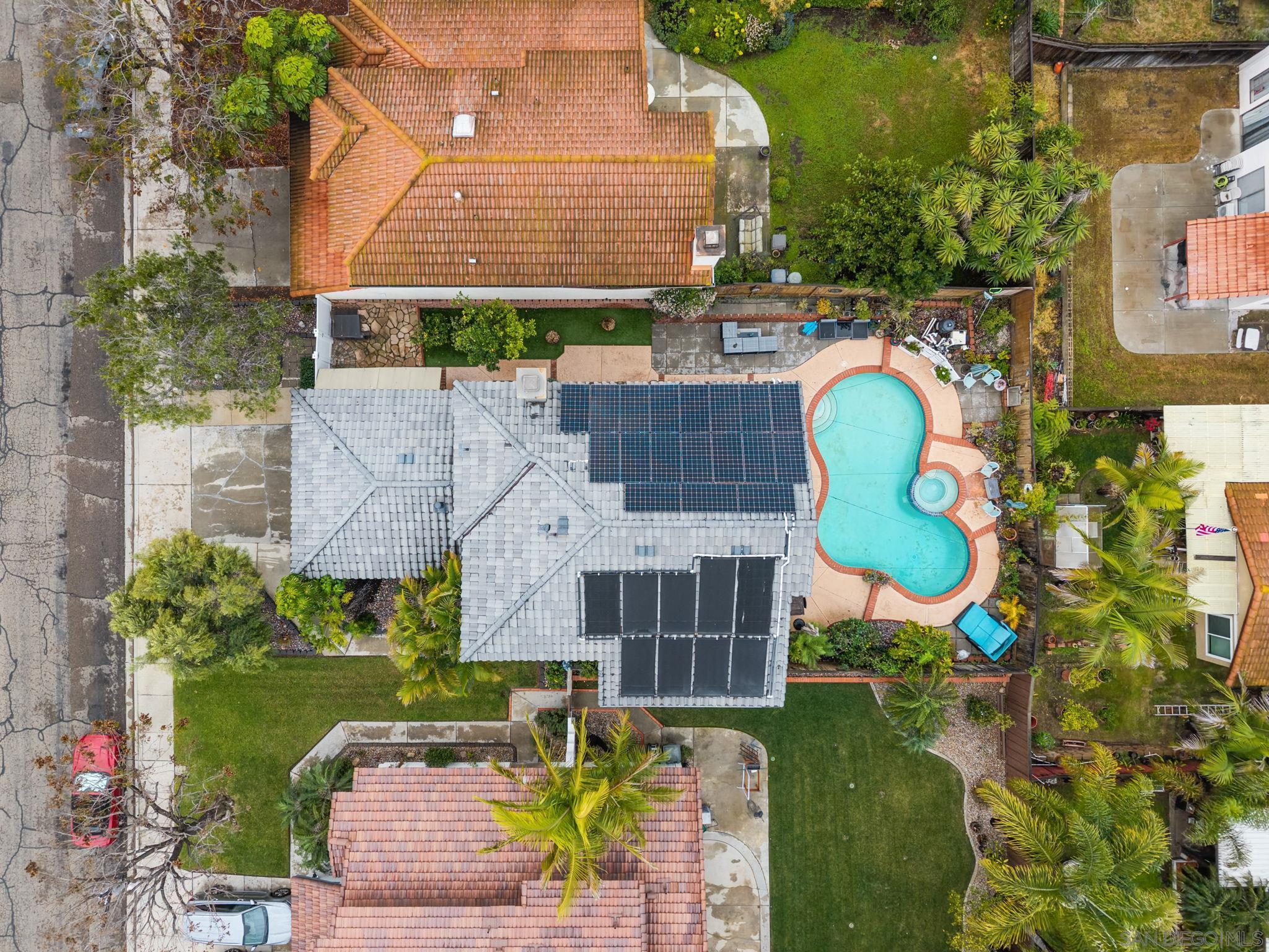 Detail Gallery Image 3 of 48 For 871  Blackwood Rd, Chula Vista,  CA 91910 - 5 Beds | 2/1 Baths