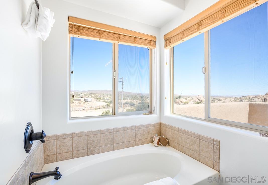 Detail Gallery Image 19 of 52 For 57388  Manzaniata Drive, Yucca Valley,  CA 92284 - 3 Beds | 2/1 Baths