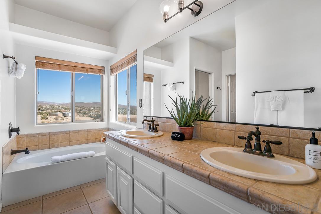 Detail Gallery Image 21 of 52 For 57388  Manzaniata Drive, Yucca Valley,  CA 92284 - 3 Beds | 2/1 Baths
