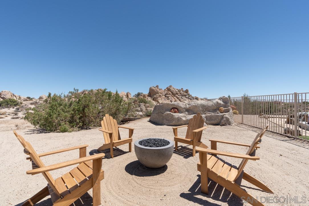 Detail Gallery Image 39 of 52 For 57388  Manzaniata Drive, Yucca Valley,  CA 92284 - 3 Beds | 2/1 Baths