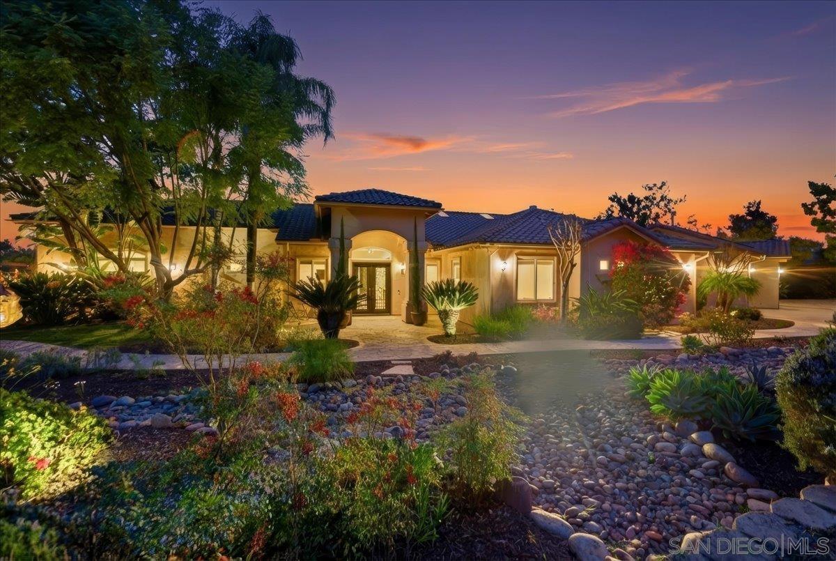 Detail Gallery Image 2 of 75 For 11568  Minneola Cir, Valley Center,  CA 92082 - 4 Beds | 4/1 Baths