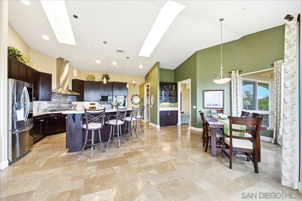 Detail Gallery Image 13 of 75 For 11568  Minneola Cir, Valley Center,  CA 92082 - 4 Beds | 4/1 Baths