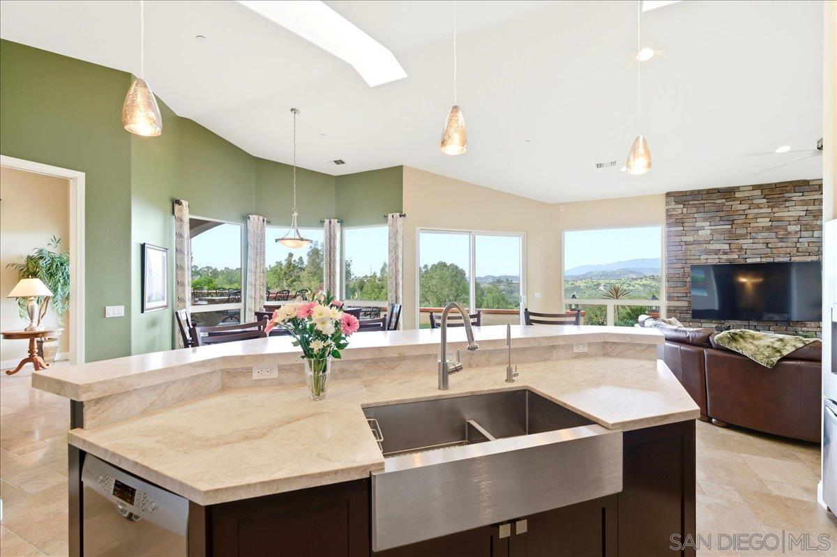 Detail Gallery Image 18 of 75 For 11568  Minneola Cir, Valley Center,  CA 92082 - 4 Beds | 4/1 Baths
