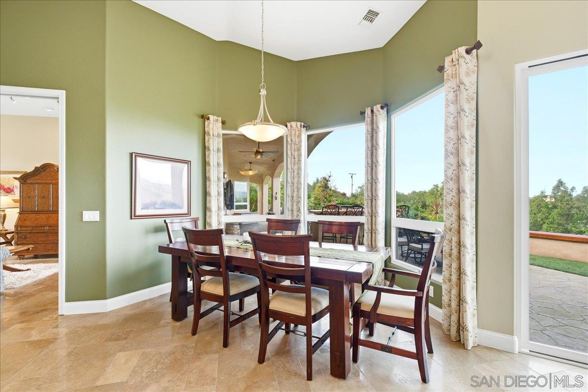 Detail Gallery Image 19 of 75 For 11568  Minneola Cir, Valley Center,  CA 92082 - 4 Beds | 4/1 Baths