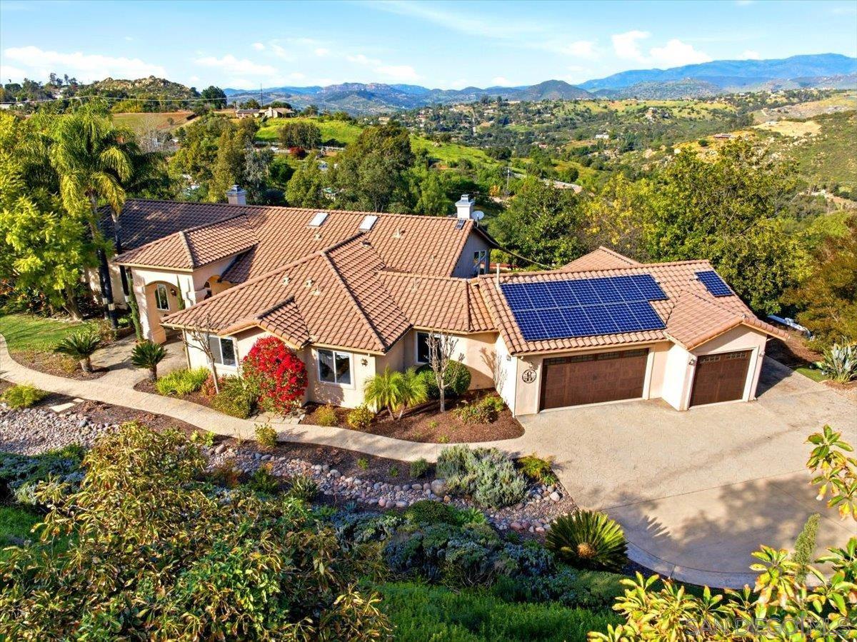 Detail Gallery Image 6 of 75 For 11568  Minneola Cir, Valley Center,  CA 92082 - 4 Beds | 4/1 Baths