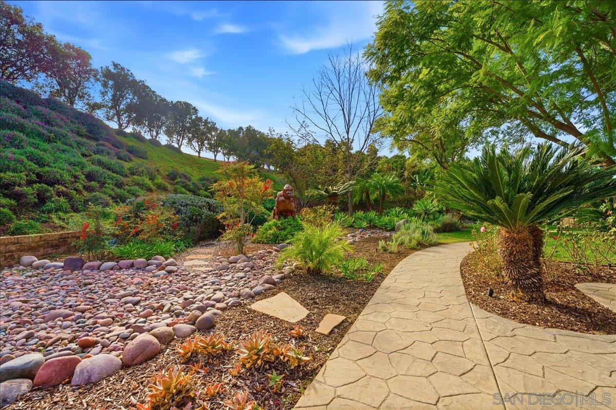 Detail Gallery Image 9 of 75 For 11568  Minneola Cir, Valley Center,  CA 92082 - 4 Beds | 4/1 Baths