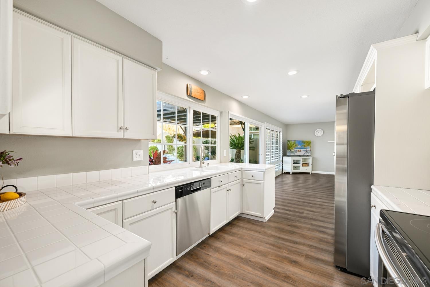 Detail Gallery Image 14 of 31 For 11450  Cabela Pl, San Diego,  CA 92127 - 3 Beds | 2/1 Baths