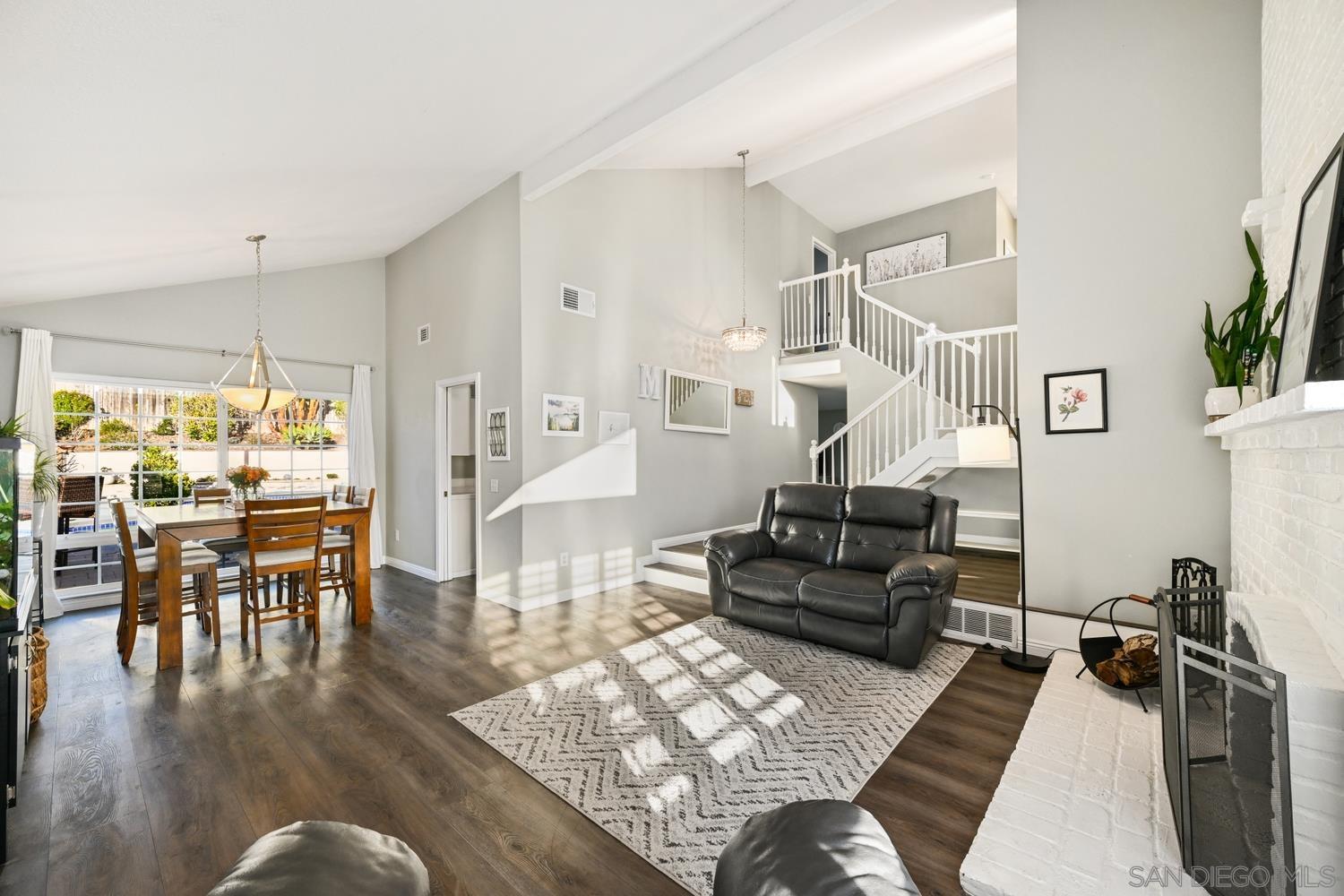 Detail Gallery Image 3 of 31 For 11450  Cabela Pl, San Diego,  CA 92127 - 3 Beds | 2/1 Baths