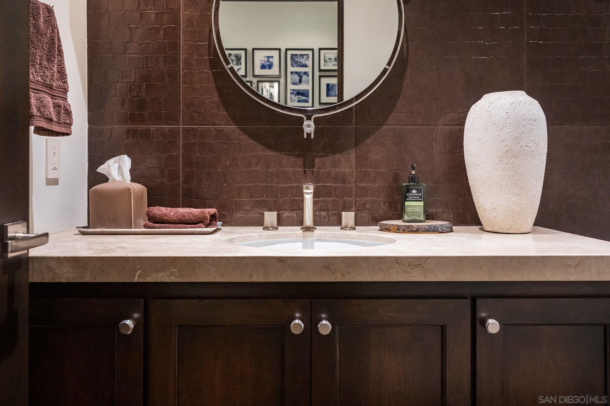 Detail Gallery Image 17 of 32 For 7795  Sendero Angelica, San Diego,  CA 92127 - 5 Beds | 5/2 Baths