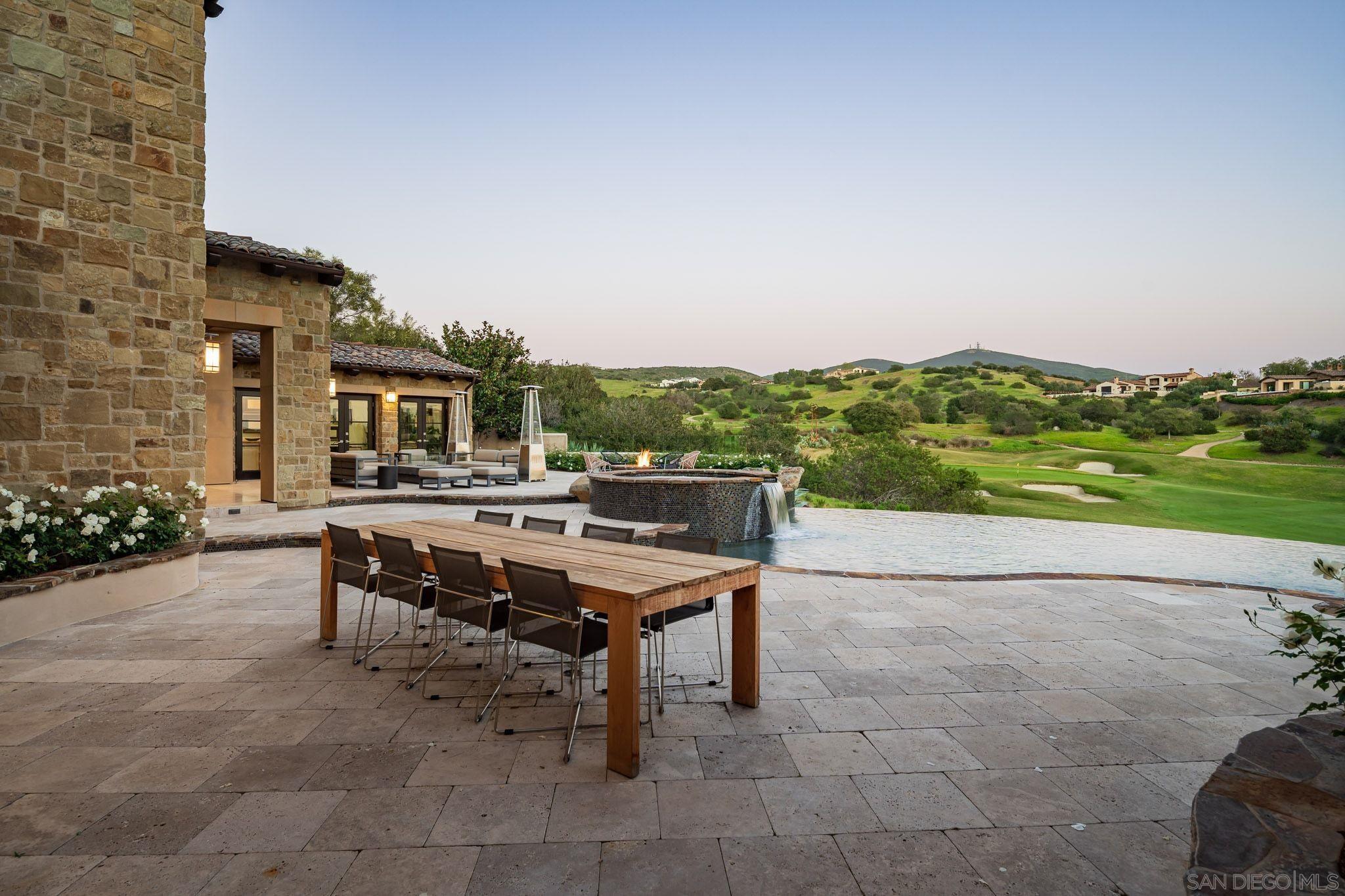 Detail Gallery Image 26 of 32 For 7795  Sendero Angelica, San Diego,  CA 92127 - 5 Beds | 5/2 Baths