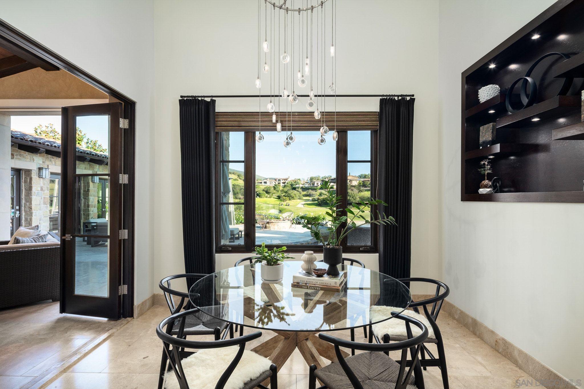 Detail Gallery Image 8 of 32 For 7795  Sendero Angelica, San Diego,  CA 92127 - 5 Beds | 5/2 Baths