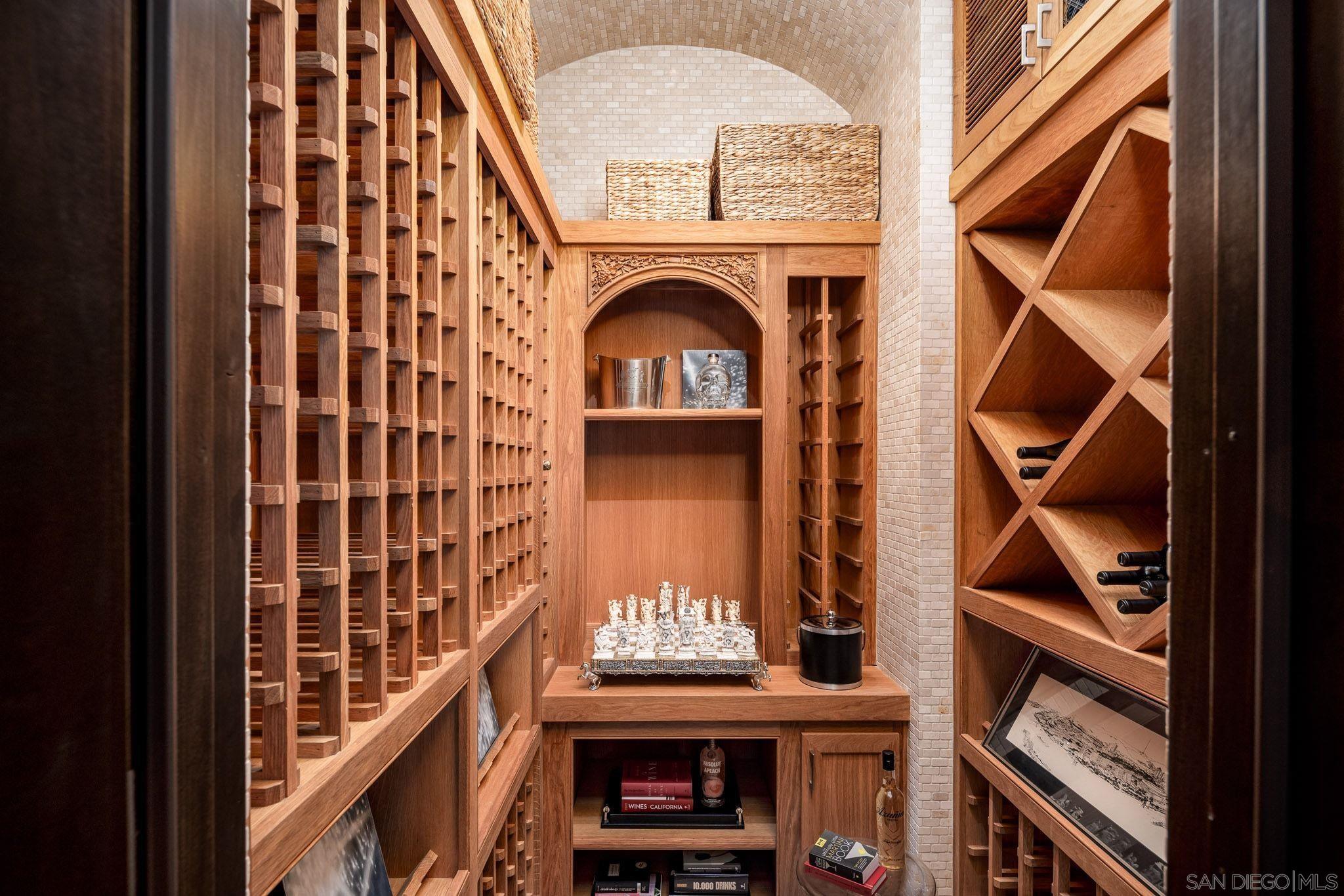 Detail Gallery Image 10 of 32 For 7795  Sendero Angelica, San Diego,  CA 92127 - 5 Beds | 5/2 Baths