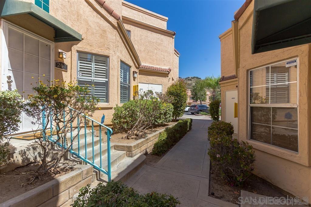 Detail Gallery Image 16 of 33 For 12049  Calle De Montana  201, El Cajon,  CA 92019 - 2 Beds | 2 Baths