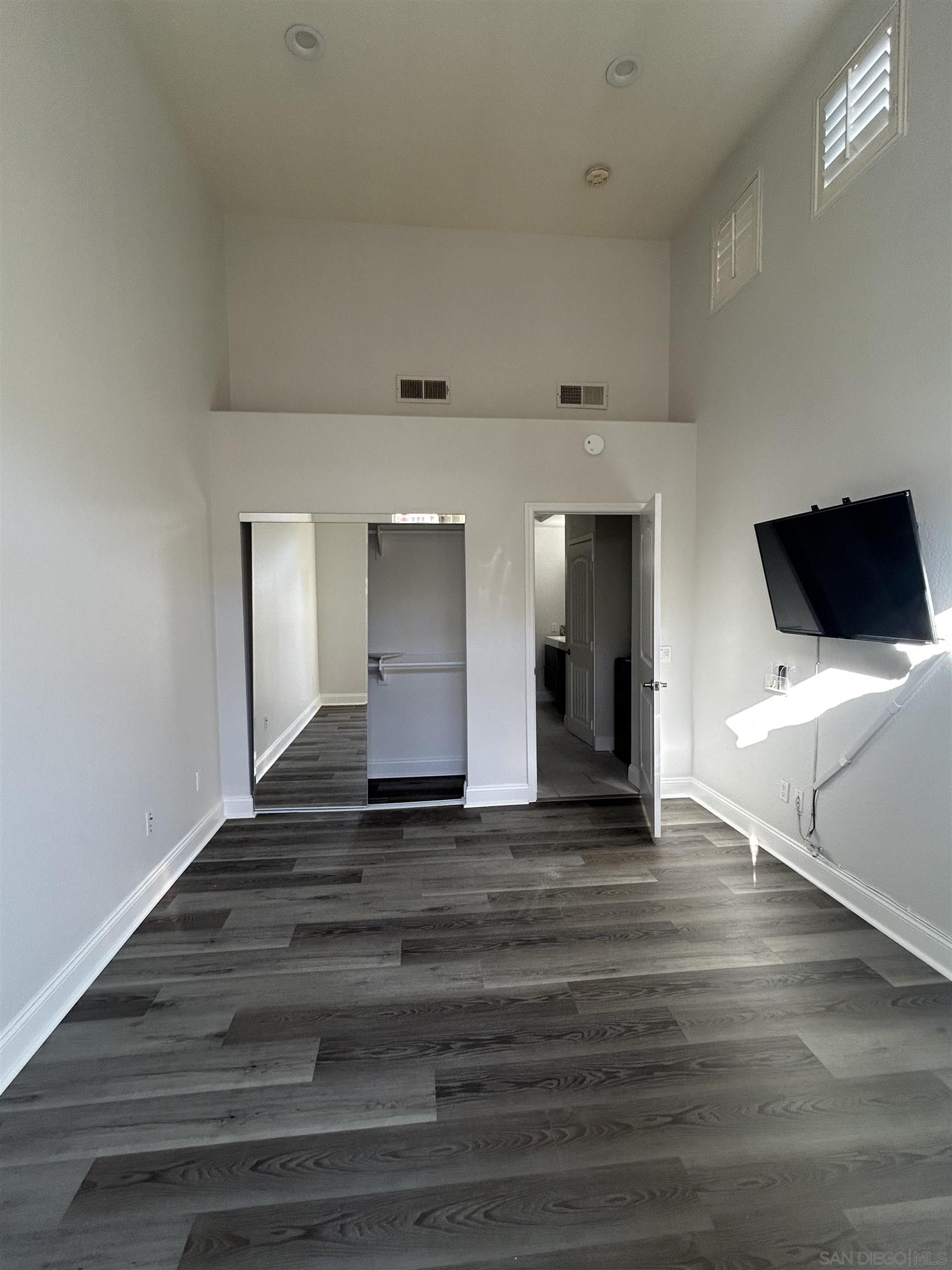 Detail Gallery Image 27 of 33 For 12049  Calle De Montana  201, El Cajon,  CA 92019 - 2 Beds | 2 Baths