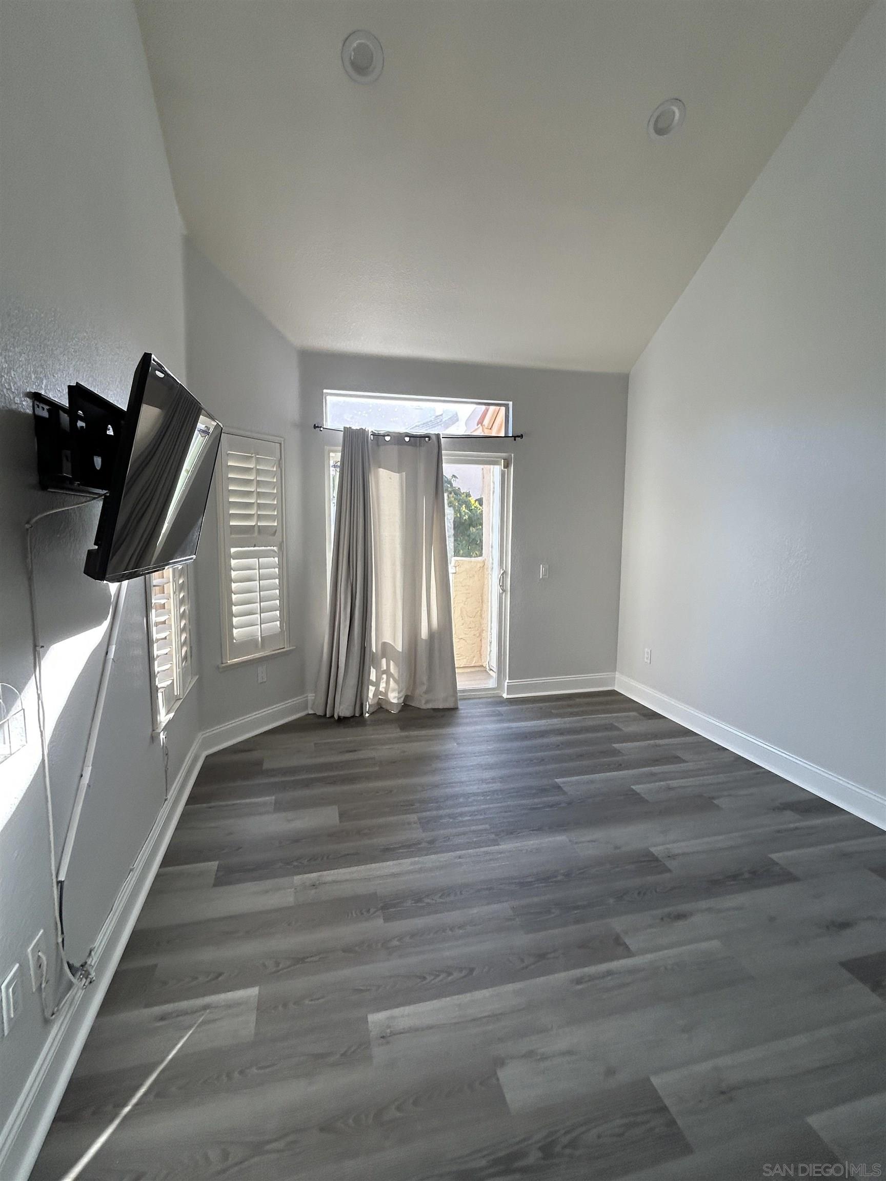 Detail Gallery Image 28 of 33 For 12049  Calle De Montana  201, El Cajon,  CA 92019 - 2 Beds | 2 Baths