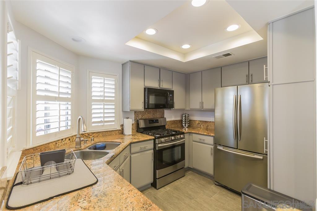 Detail Gallery Image 6 of 33 For 12049  Calle De Montana  201, El Cajon,  CA 92019 - 2 Beds | 2 Baths