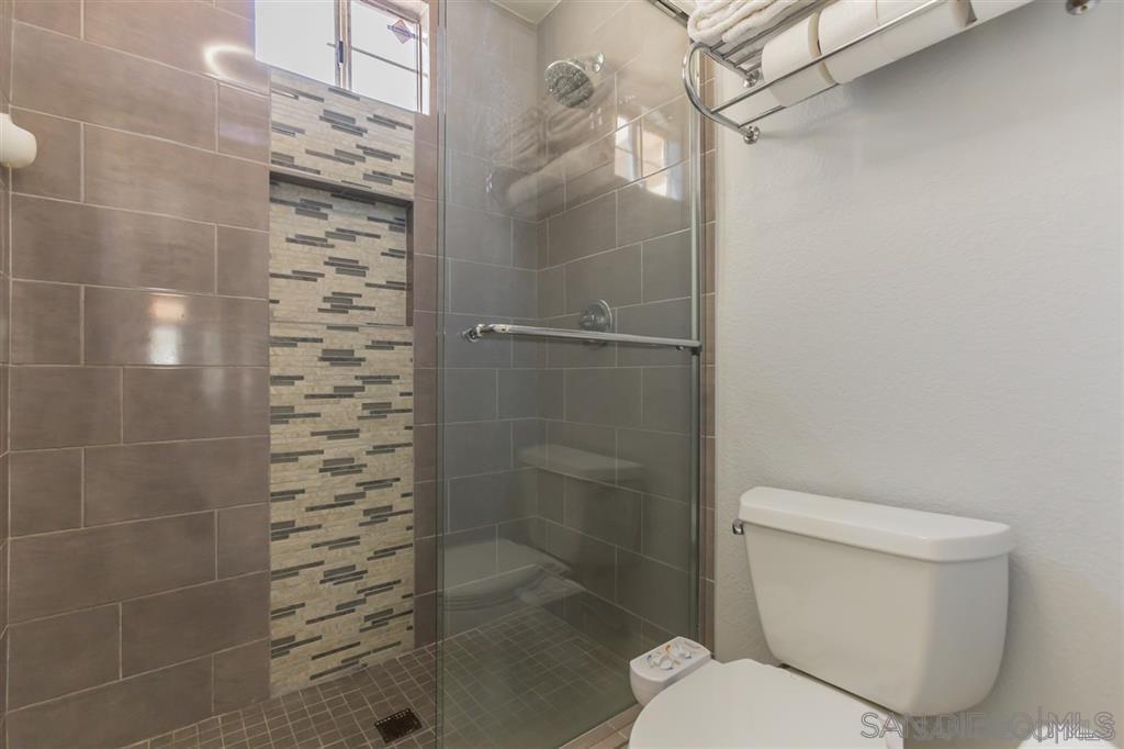 Detail Gallery Image 9 of 33 For 12049  Calle De Montana  201, El Cajon,  CA 92019 - 2 Beds | 2 Baths